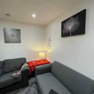 Apartment Lovely 2-bedroom Flat In Centre, Edinburgh