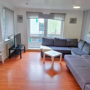Apartment Modern Spacious 3 Bedroom Centre - Free Parking - Private Balcony - Excellent Service, Edinburgh