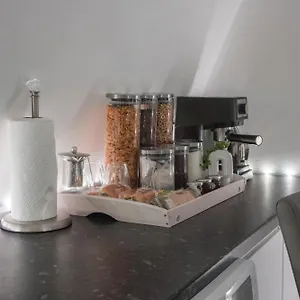 Parade Gardens Boutique Apartments- Central, Grade I Listed, 4k Tvs, Hidden Views , Bath United Kingdom